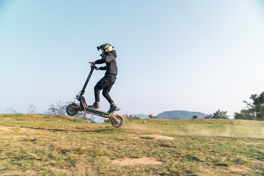 Commuter vs. Off-Road E-scooters: Which One Is Right for You?