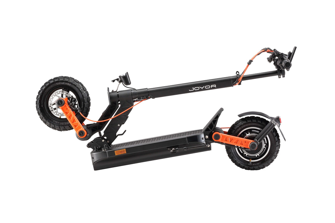 The Joyor S5 ABE electric scooter is used for campus commuting